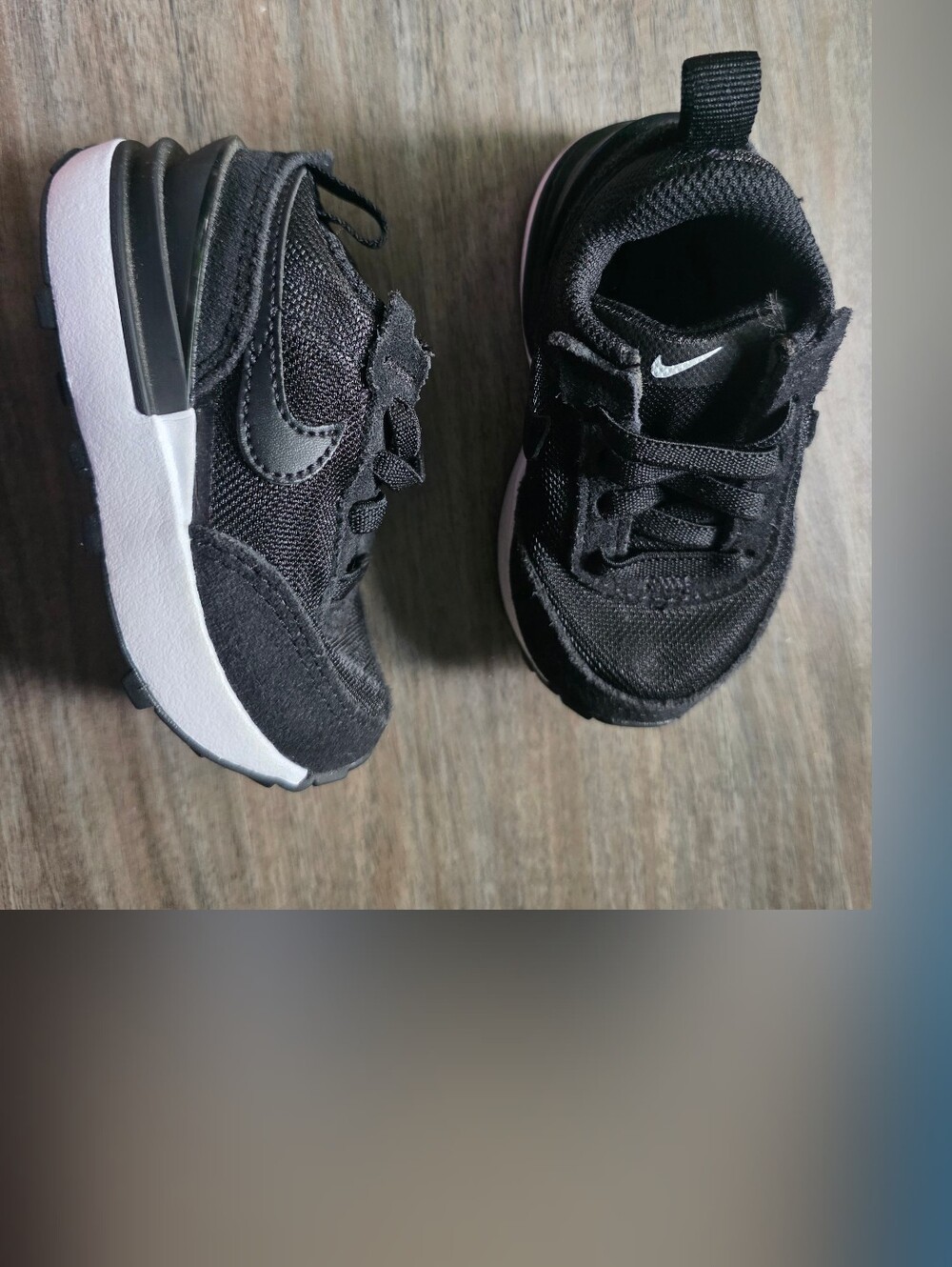 Nike Toddlers' Black and White Lightweight Sneakers